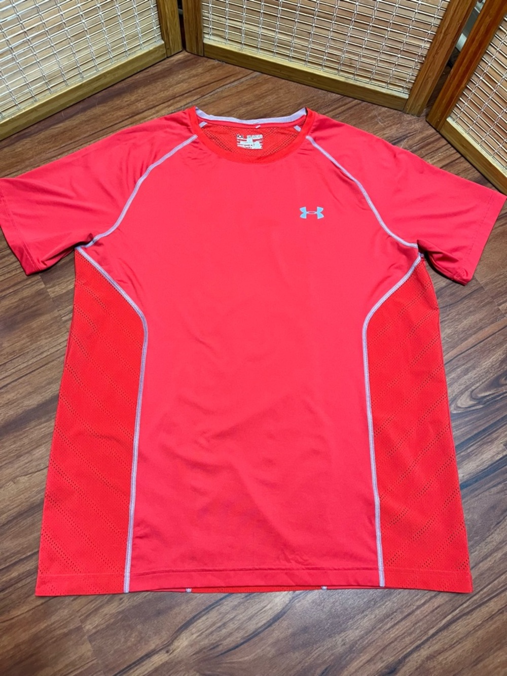 Under Armour Short Sleeve Athletic Shirt Men's Size 2XL Red Fitted